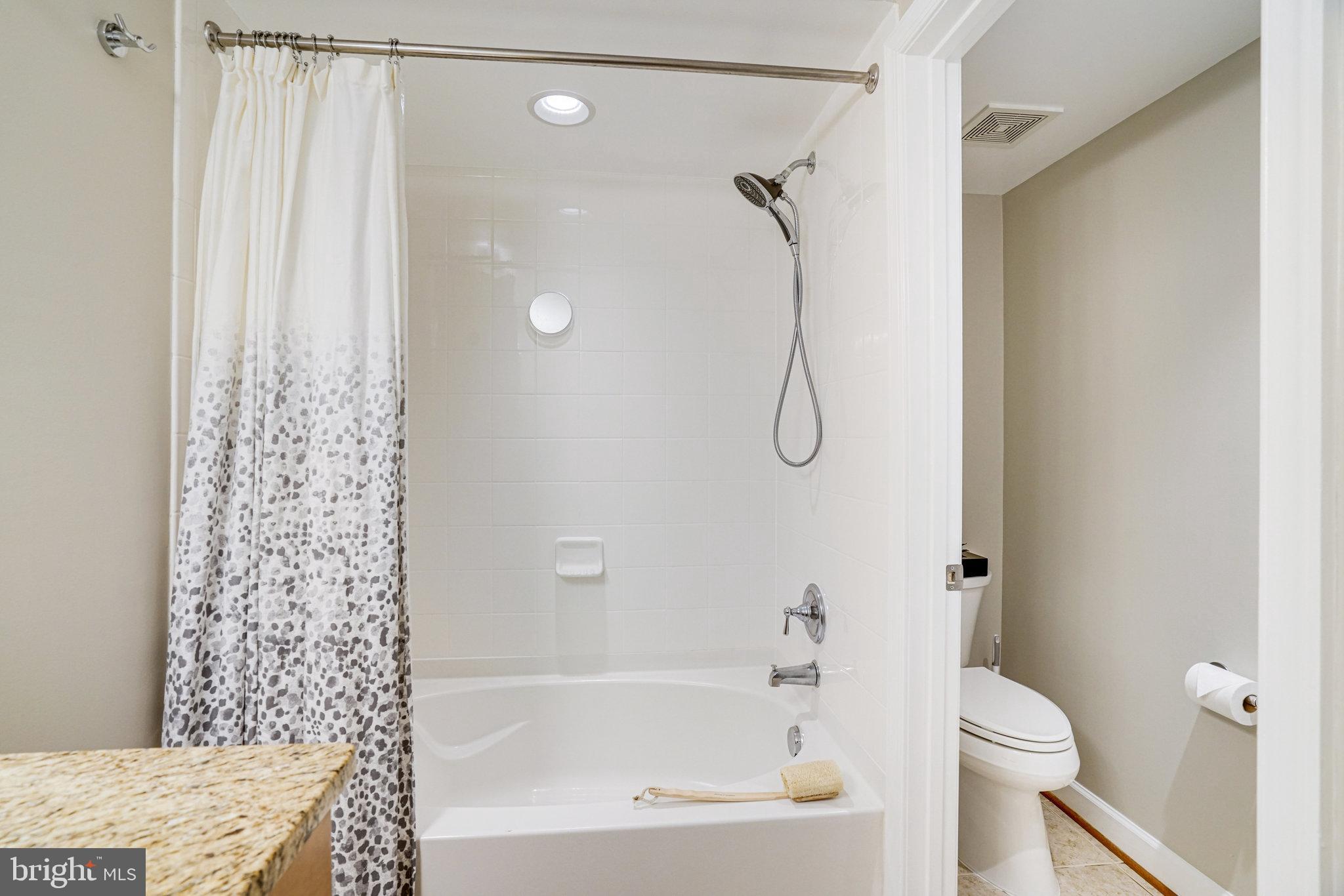 WEST VILLAGE OF SHIRLINGTON - Residential