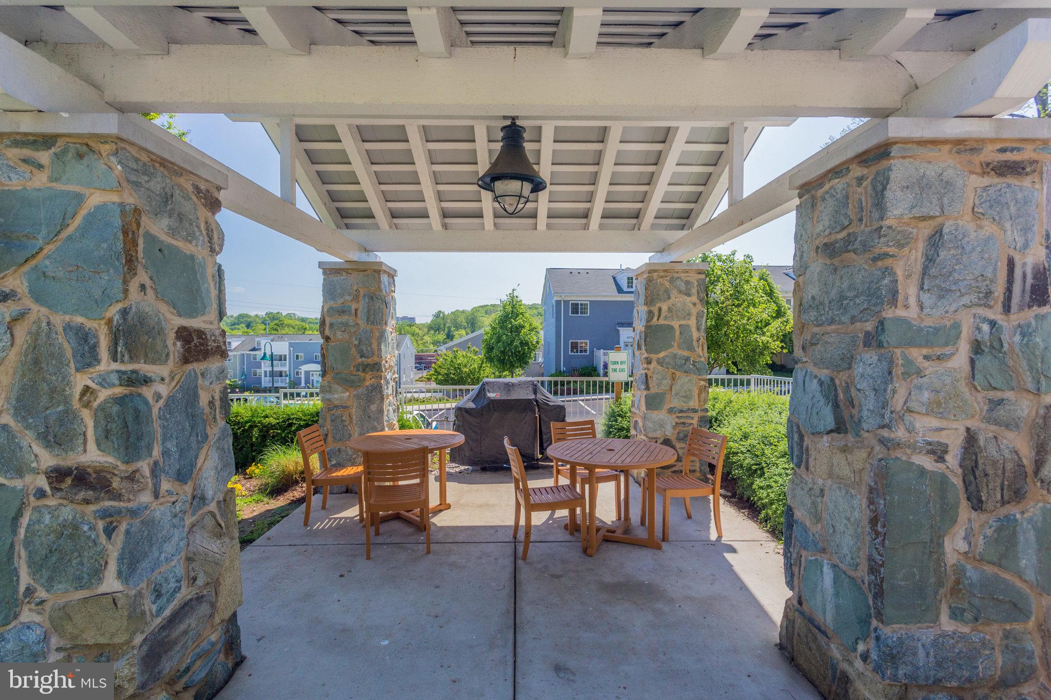 WEST VILLAGE OF SHIRLINGTON - Residential