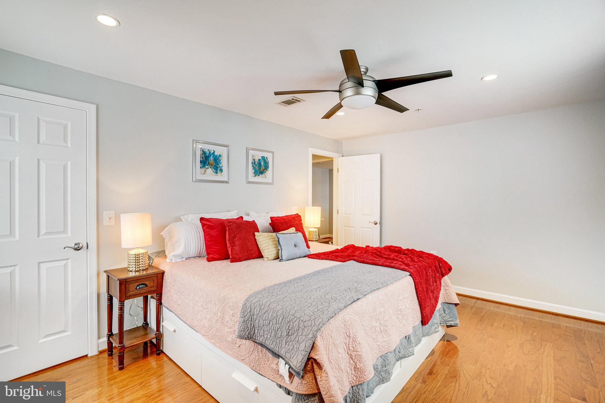 WEST VILLAGE OF SHIRLINGTON - Residential