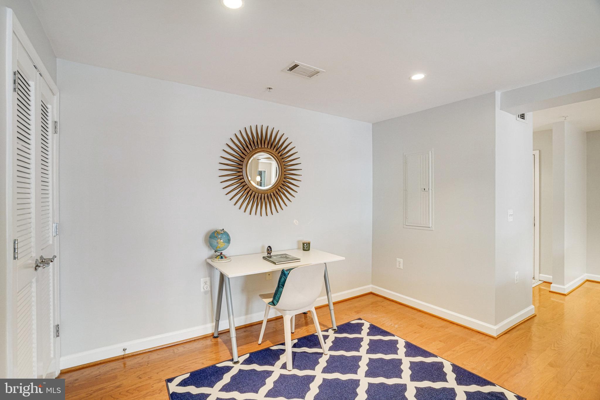 WEST VILLAGE OF SHIRLINGTON - Residential