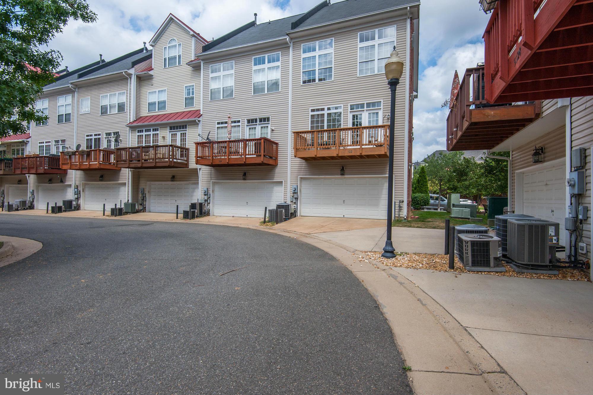 CAMERON STATION - Residential