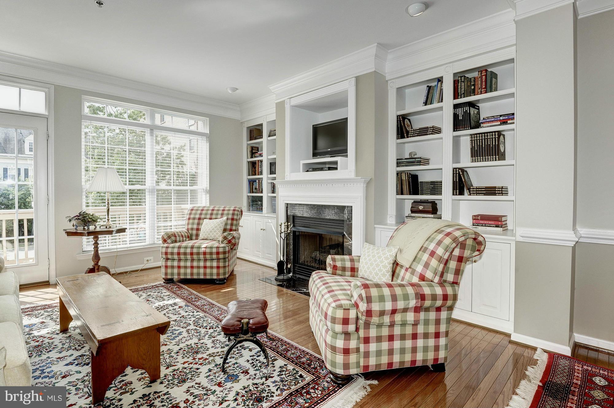 CAMERON STATION - Residential