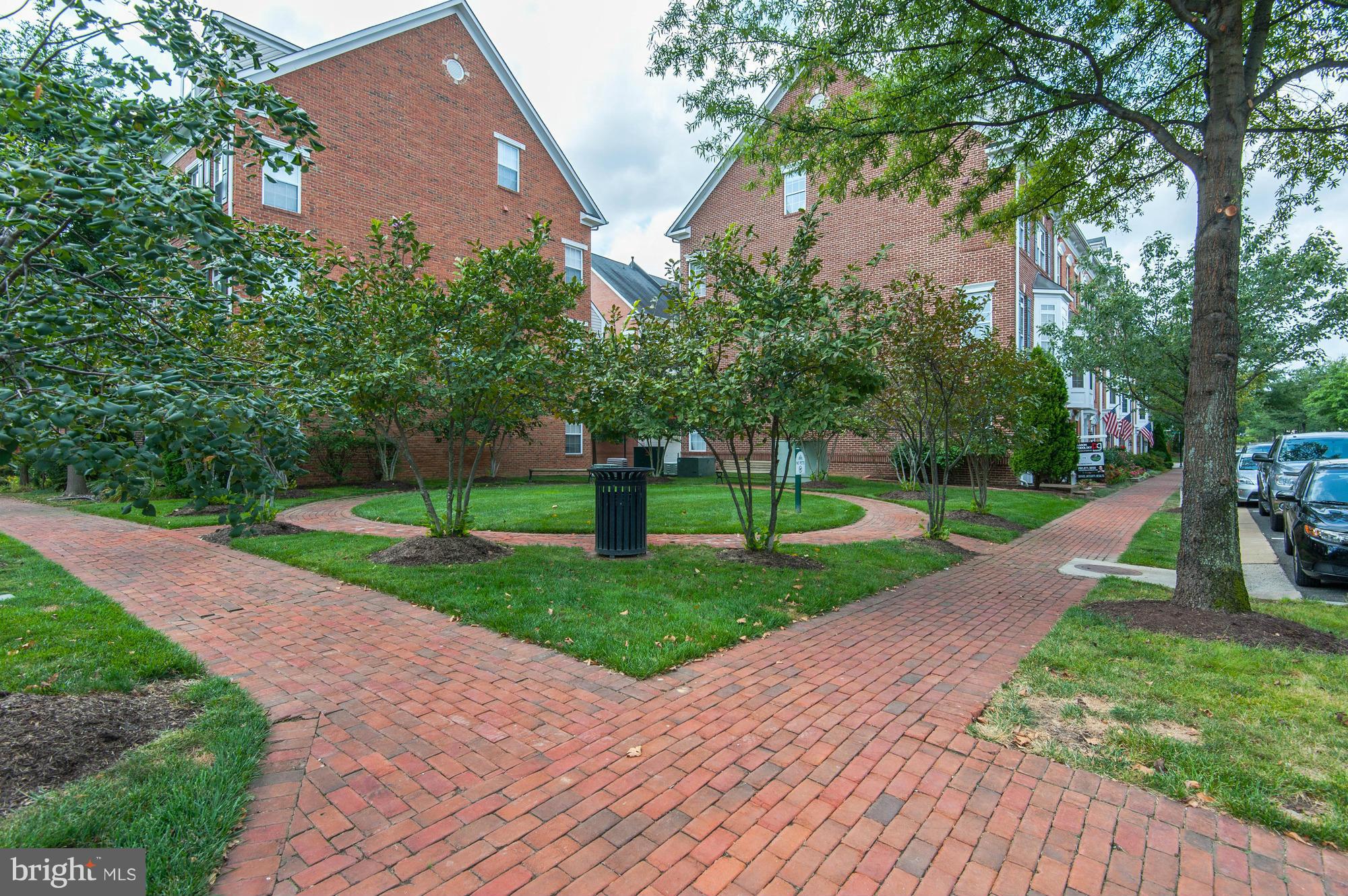 CAMERON STATION - Residential