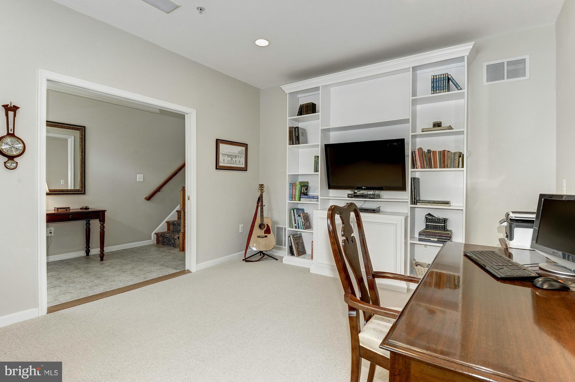 CAMERON STATION - Residential