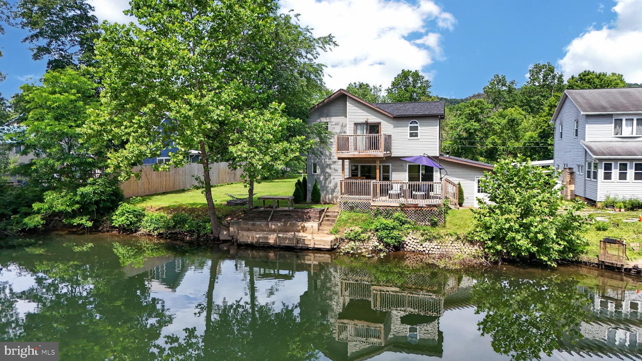 52 COTTAGE LANE