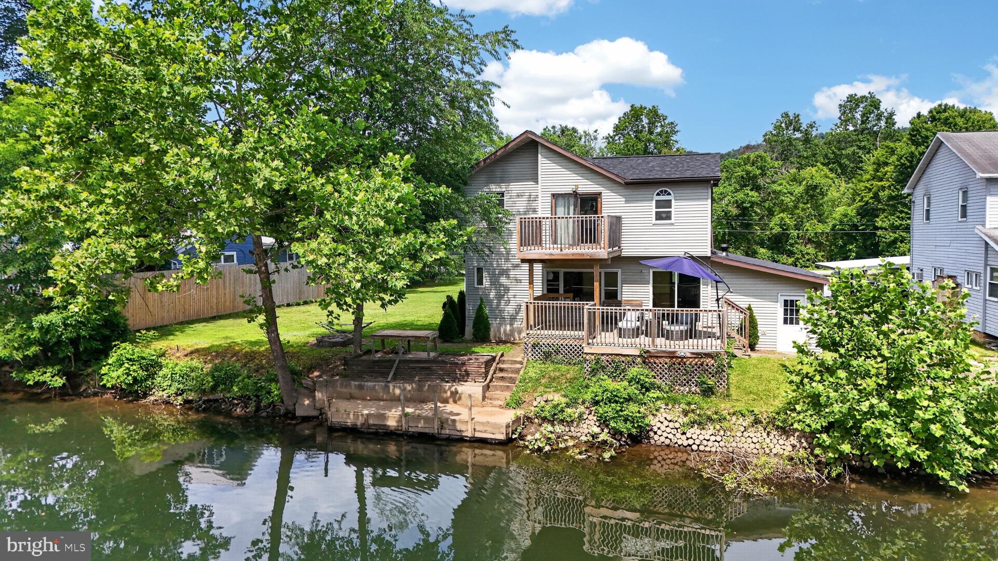 52 COTTAGE LANE