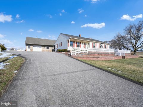 Photo of 29 Little Beaver Road, STRASBURG, PA 17579 (MLS # PALA2063320)