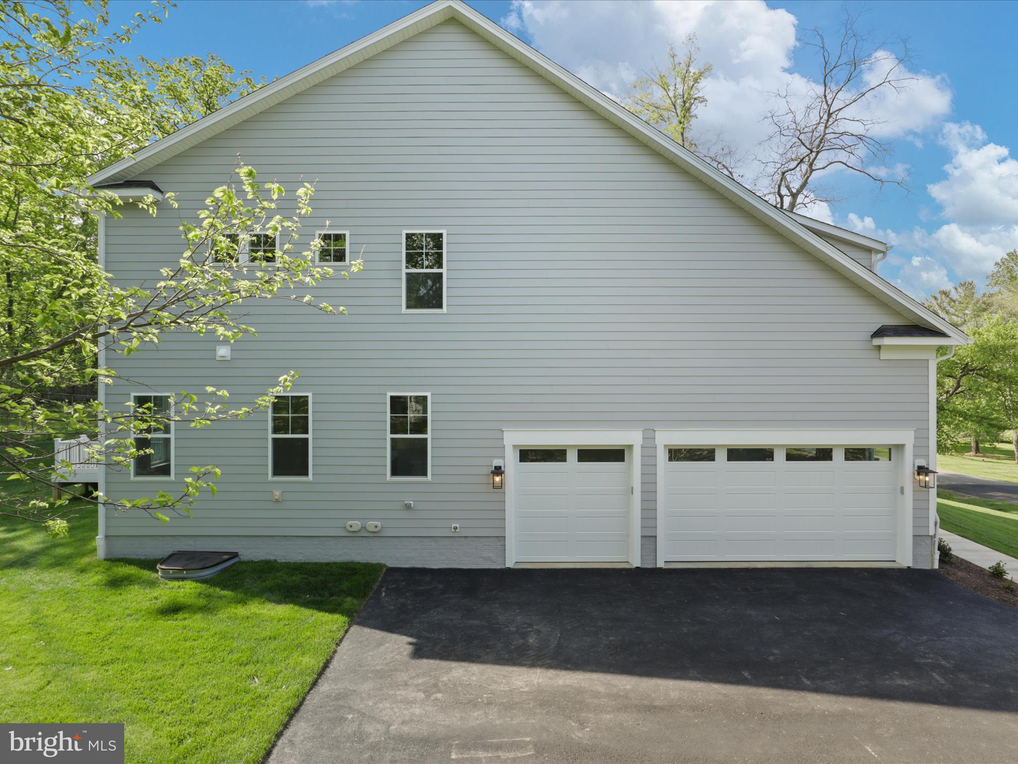 LEE MEADOWS - Residential Lease