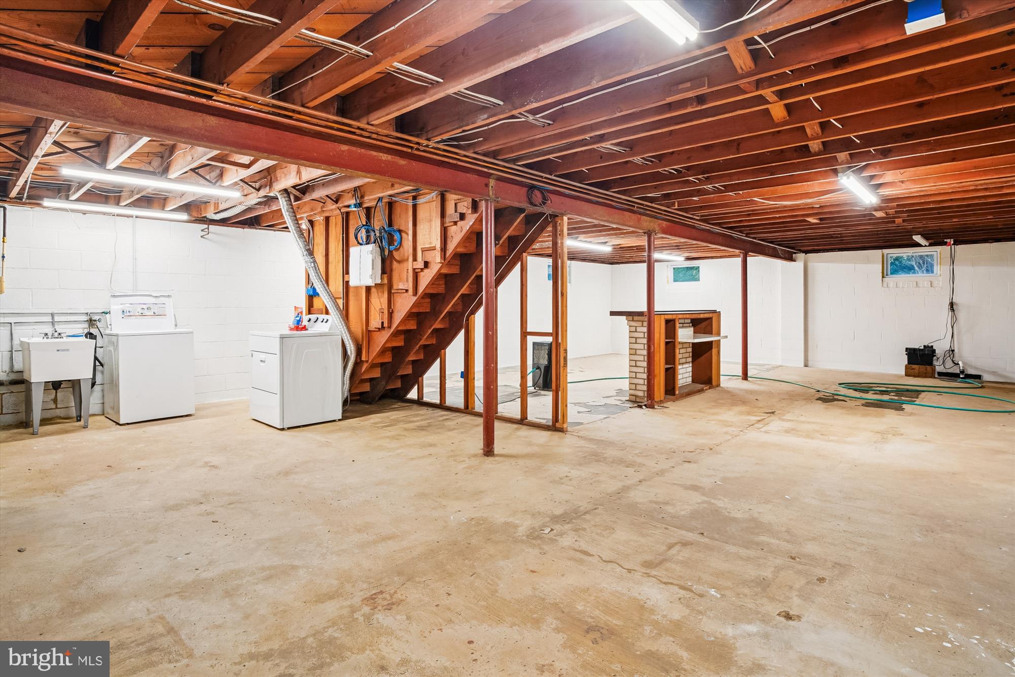 HILLSMERE SHORES - Residential