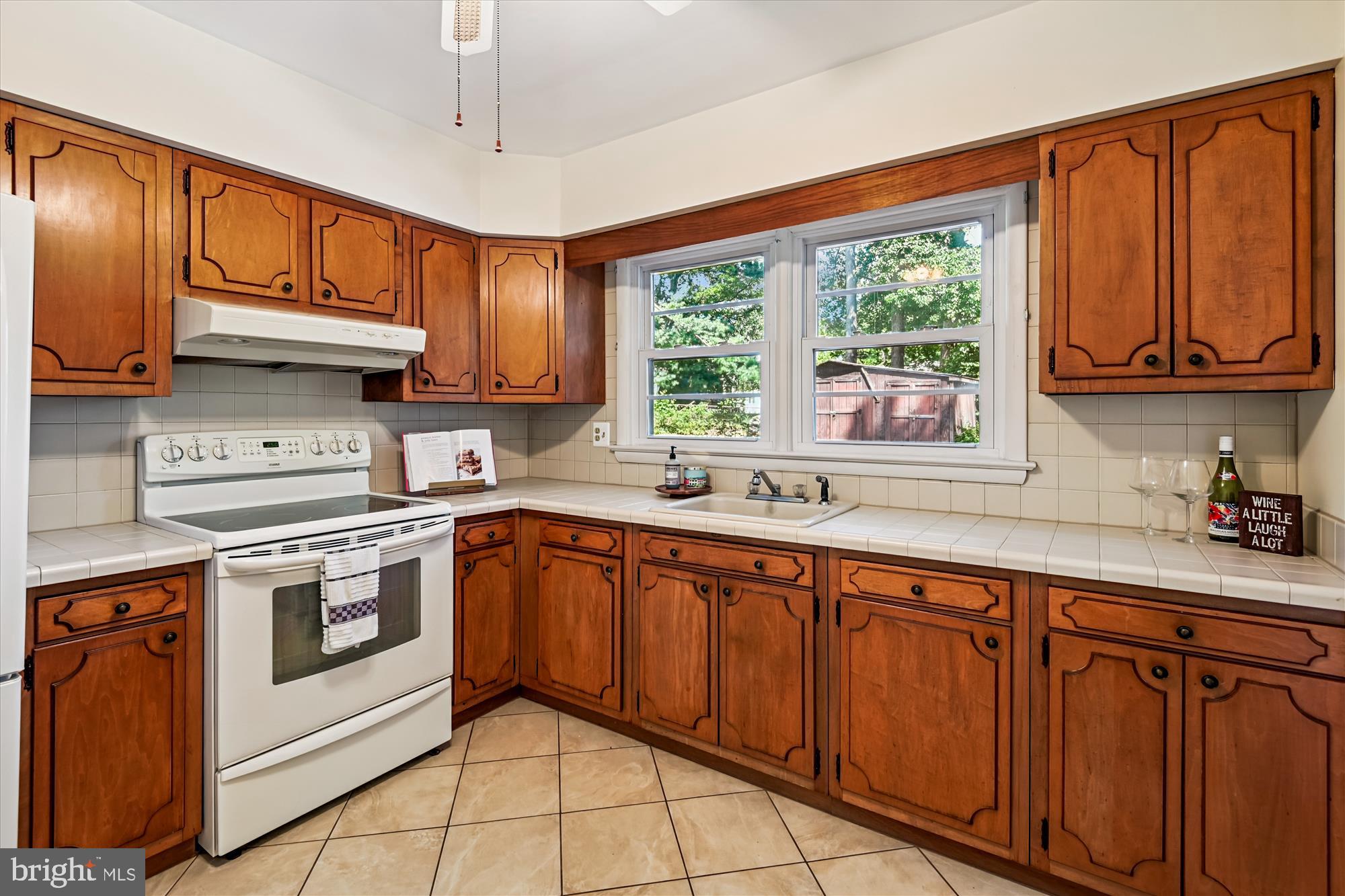 HILLSMERE SHORES - Residential