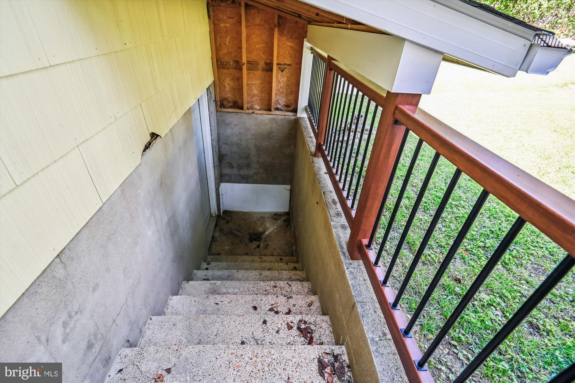 HILLSMERE SHORES - Residential