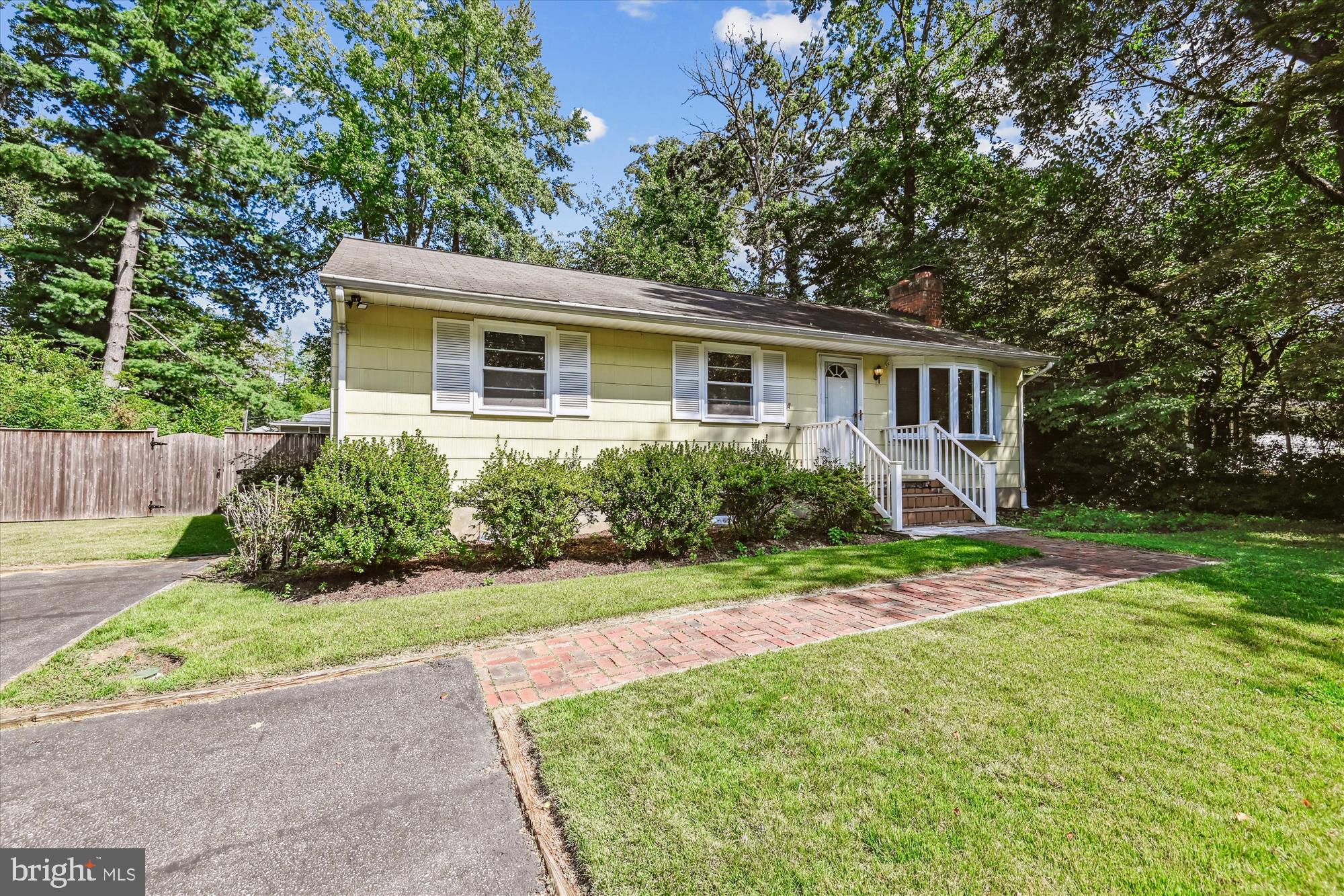 HILLSMERE SHORES - Residential