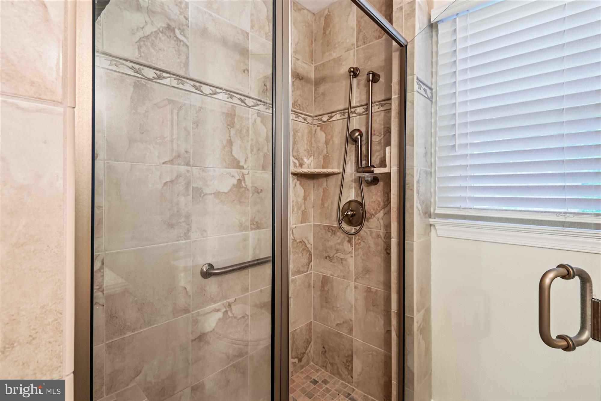 HILLSMERE SHORES - Residential