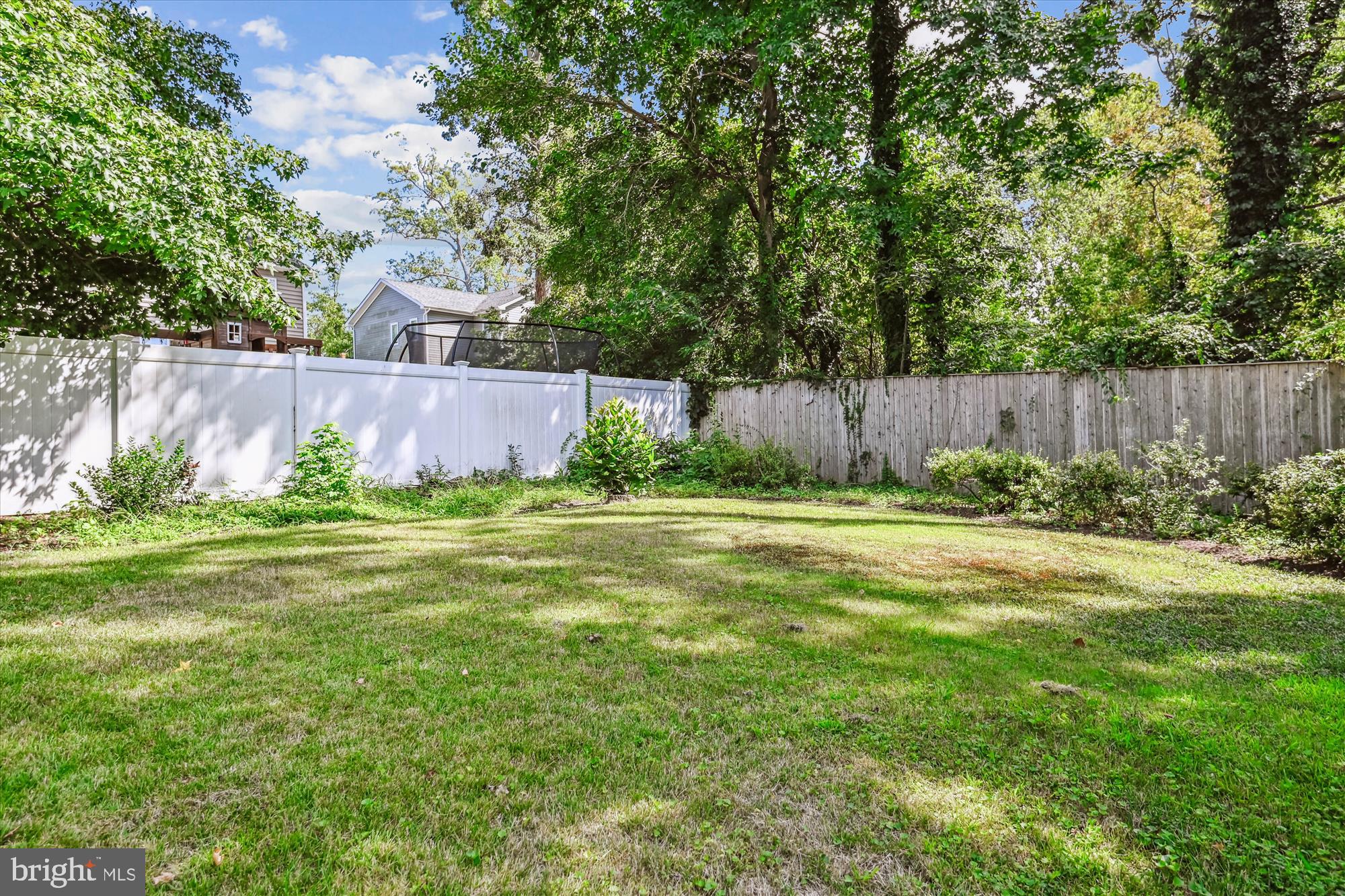 HILLSMERE SHORES - Residential