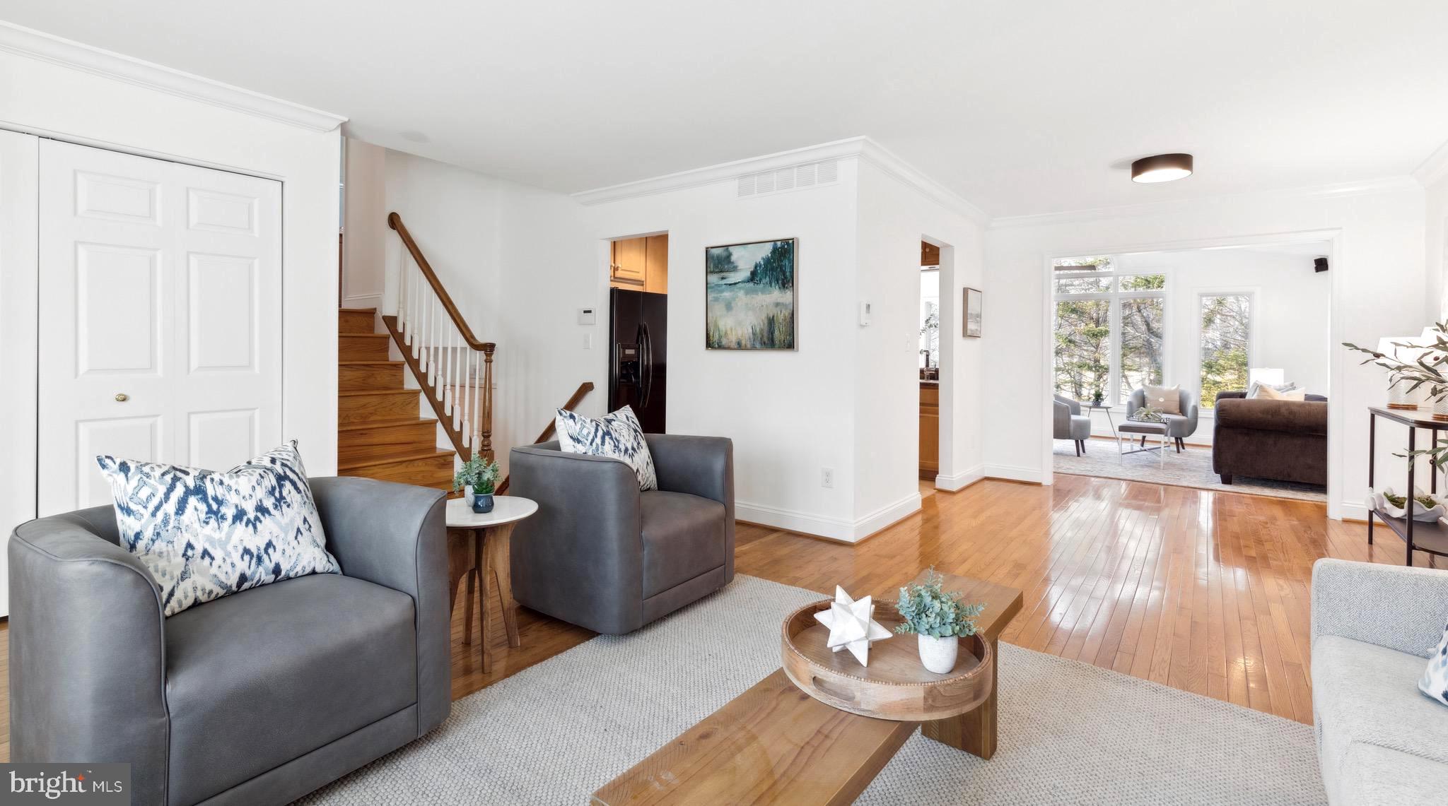 BAY HILLS - Residential