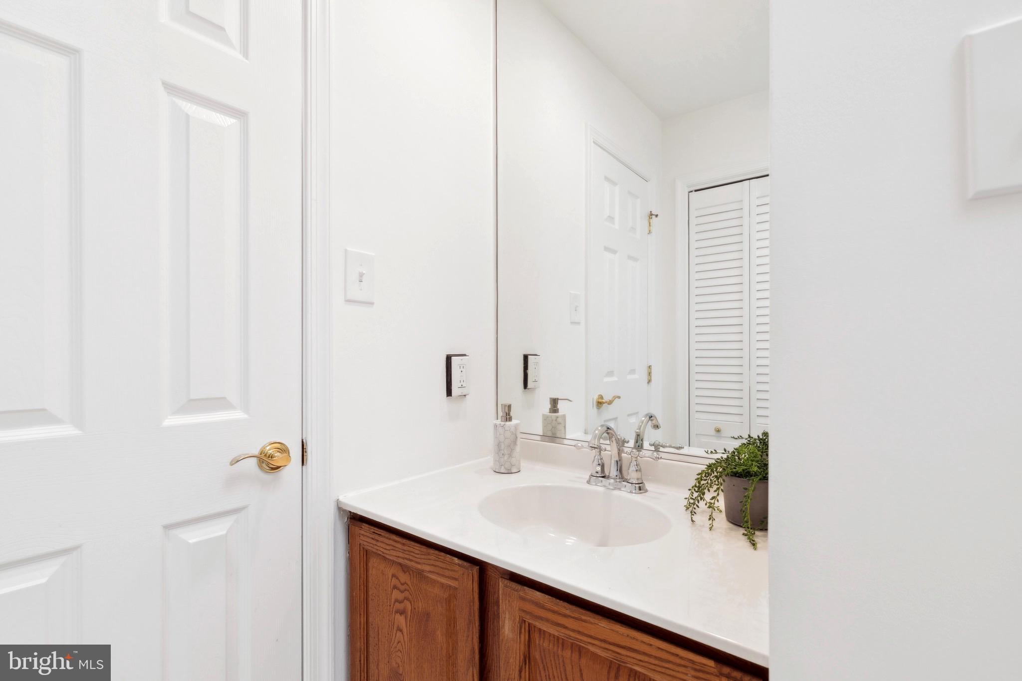 BAY HILLS - Residential