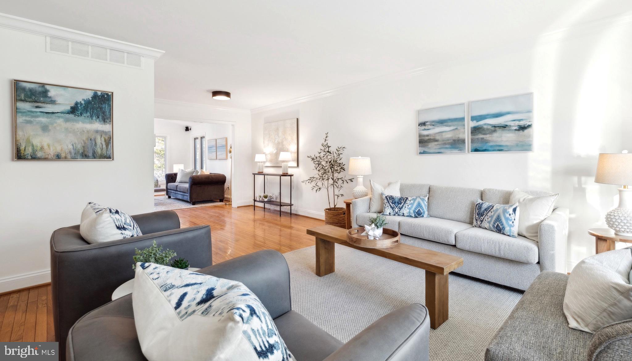 BAY HILLS - Residential