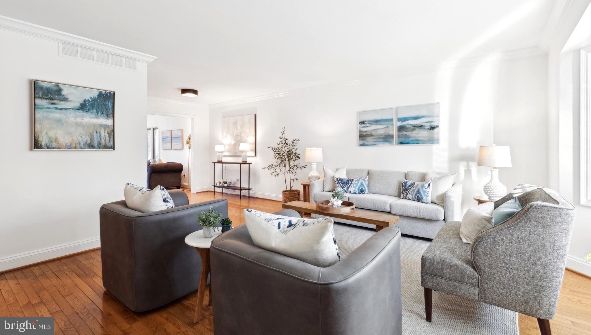 BAY HILLS - Residential