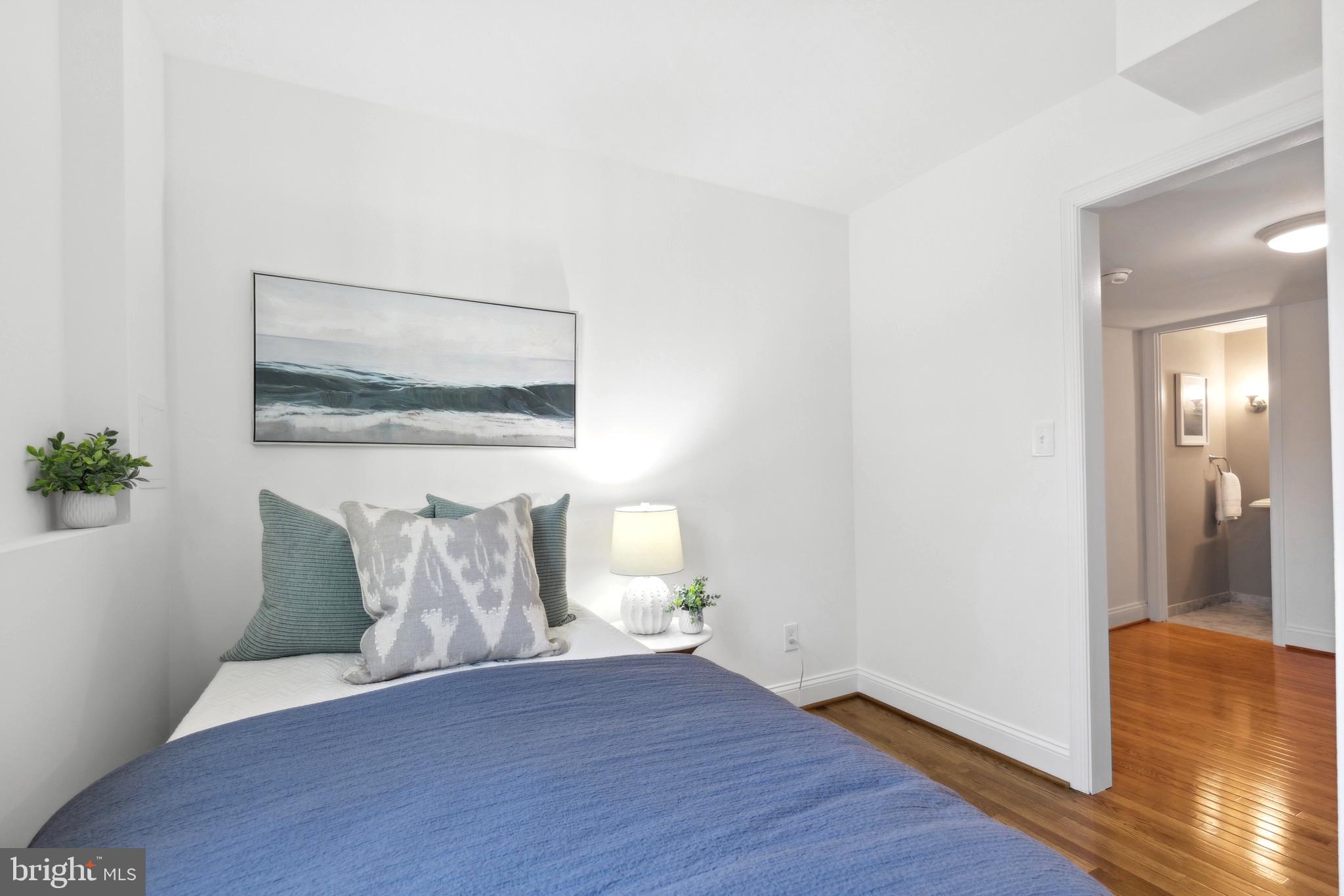 BAY HILLS - Residential