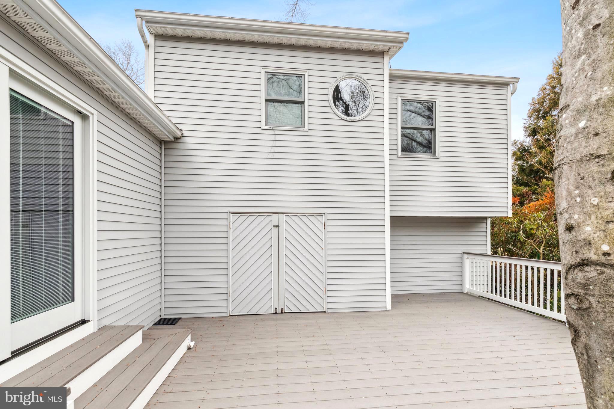 BAY HILLS - Residential