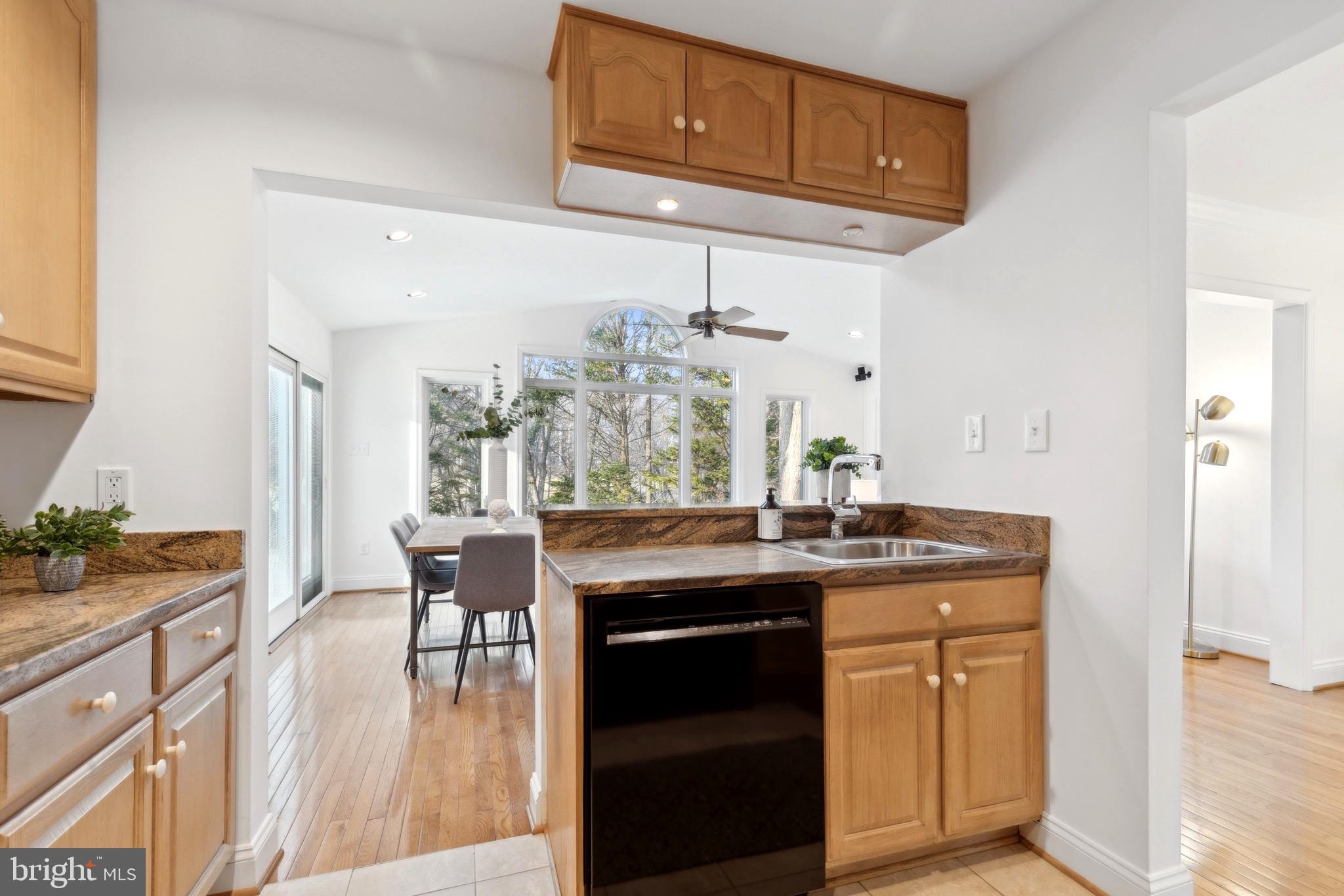 BAY HILLS - Residential