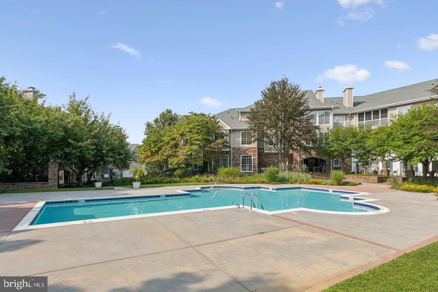 ENGLISH COUNTRY MANOR - Residential