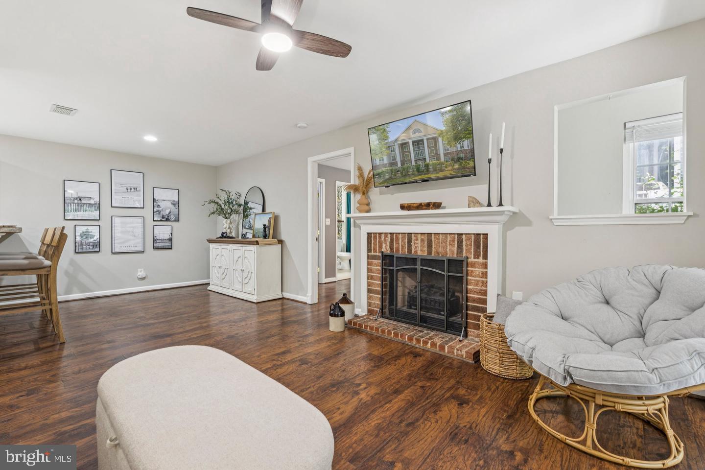 ENGLISH COUNTRY MANOR - Residential