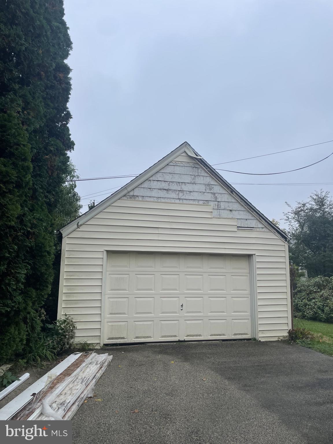1503 CLIFF ROAD