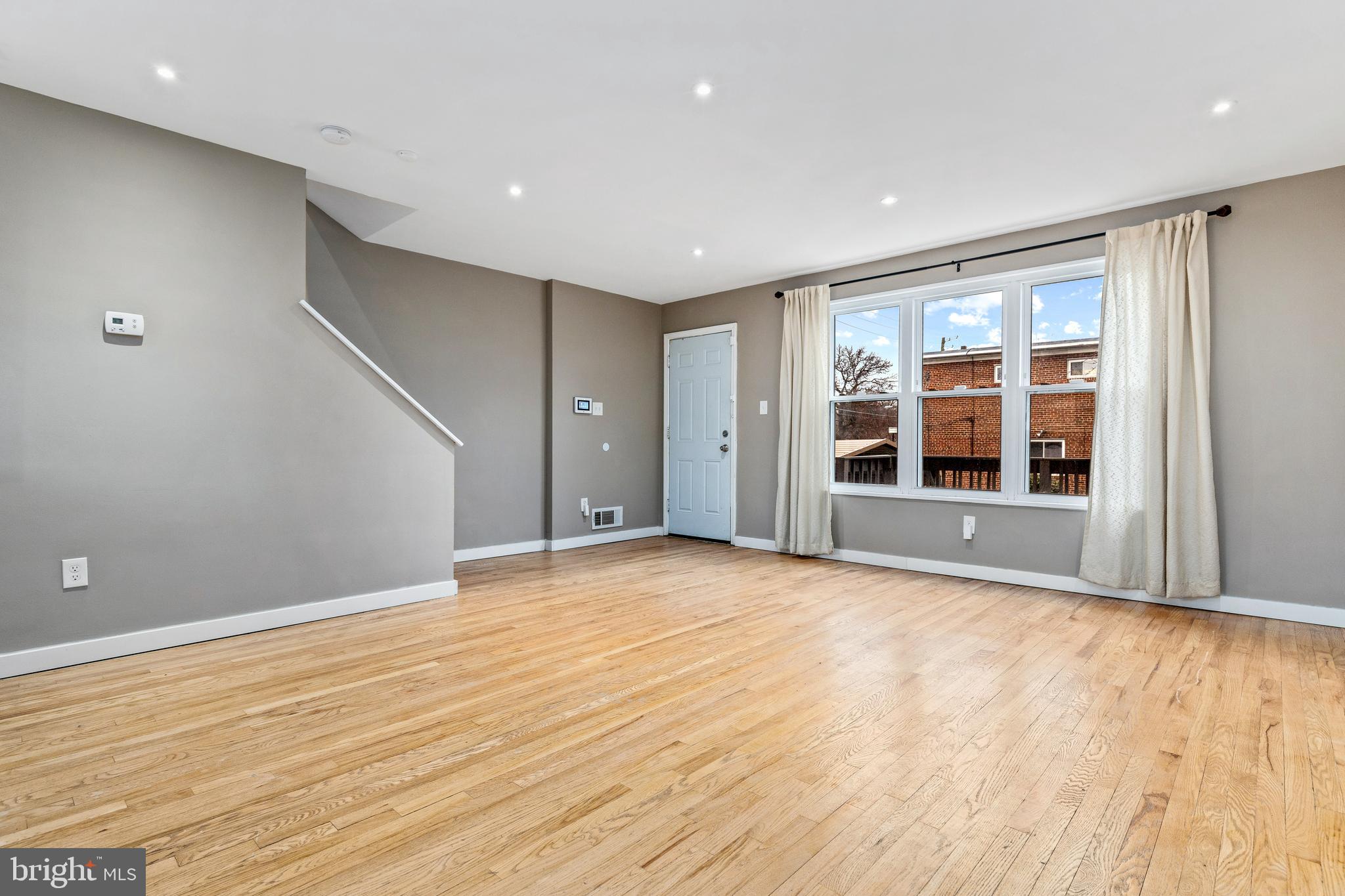 GLASSMANOR - Residential