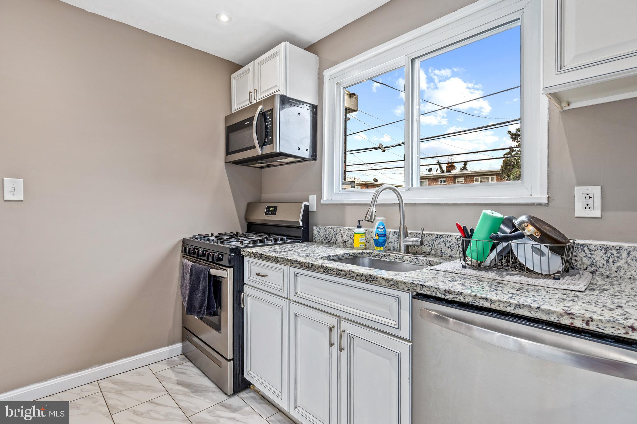 GLASSMANOR - Residential