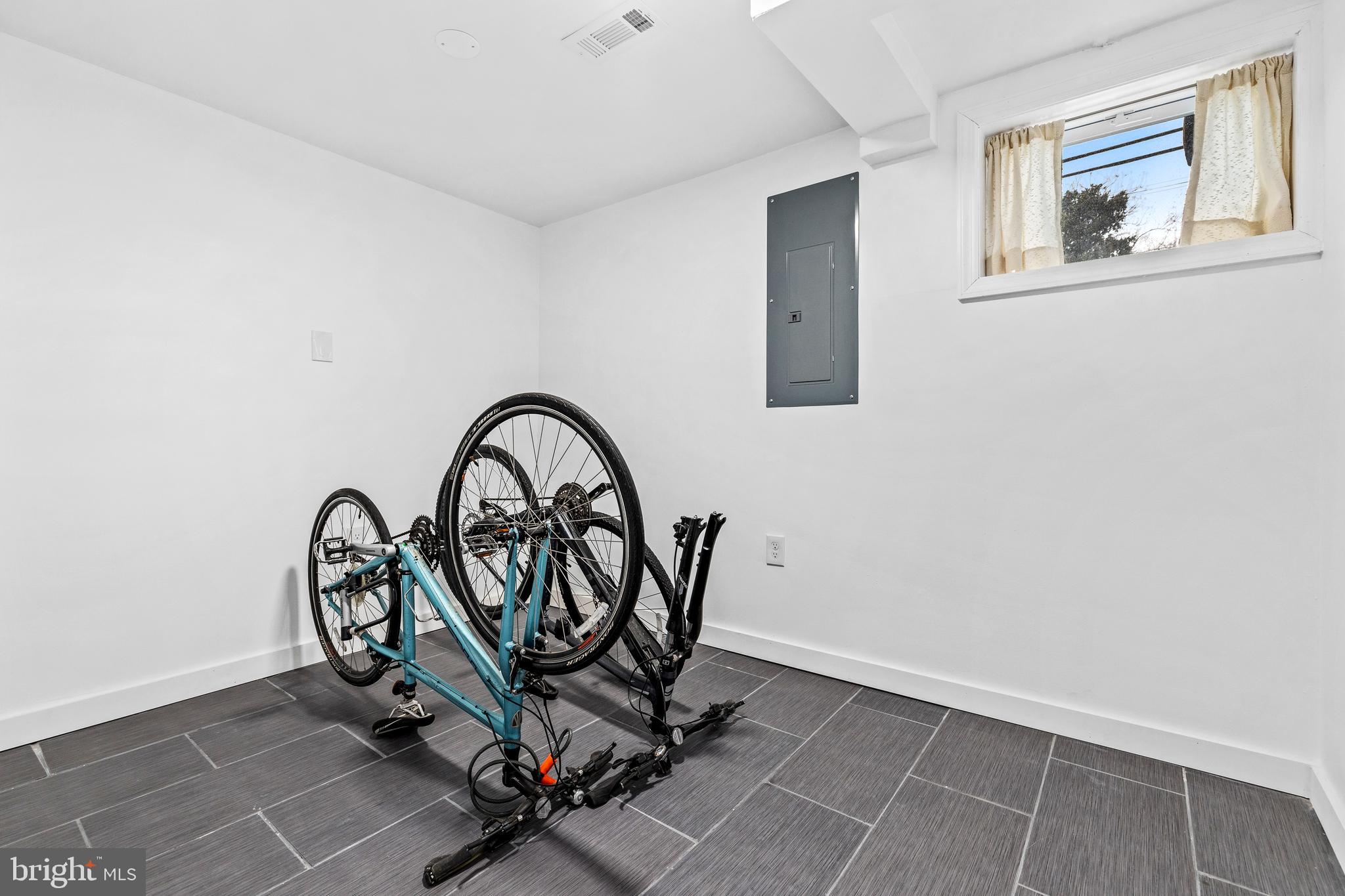 GLASSMANOR - Residential