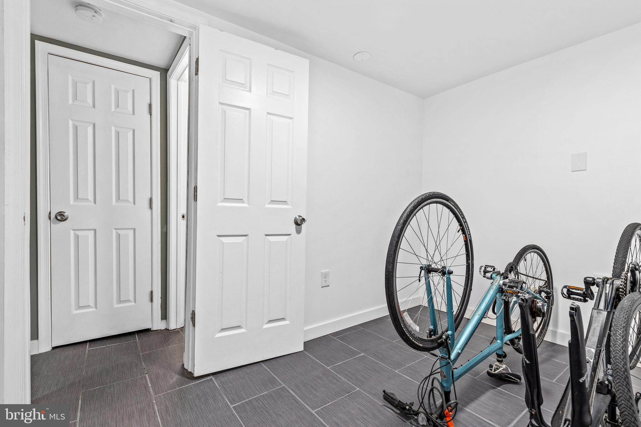 GLASSMANOR - Residential