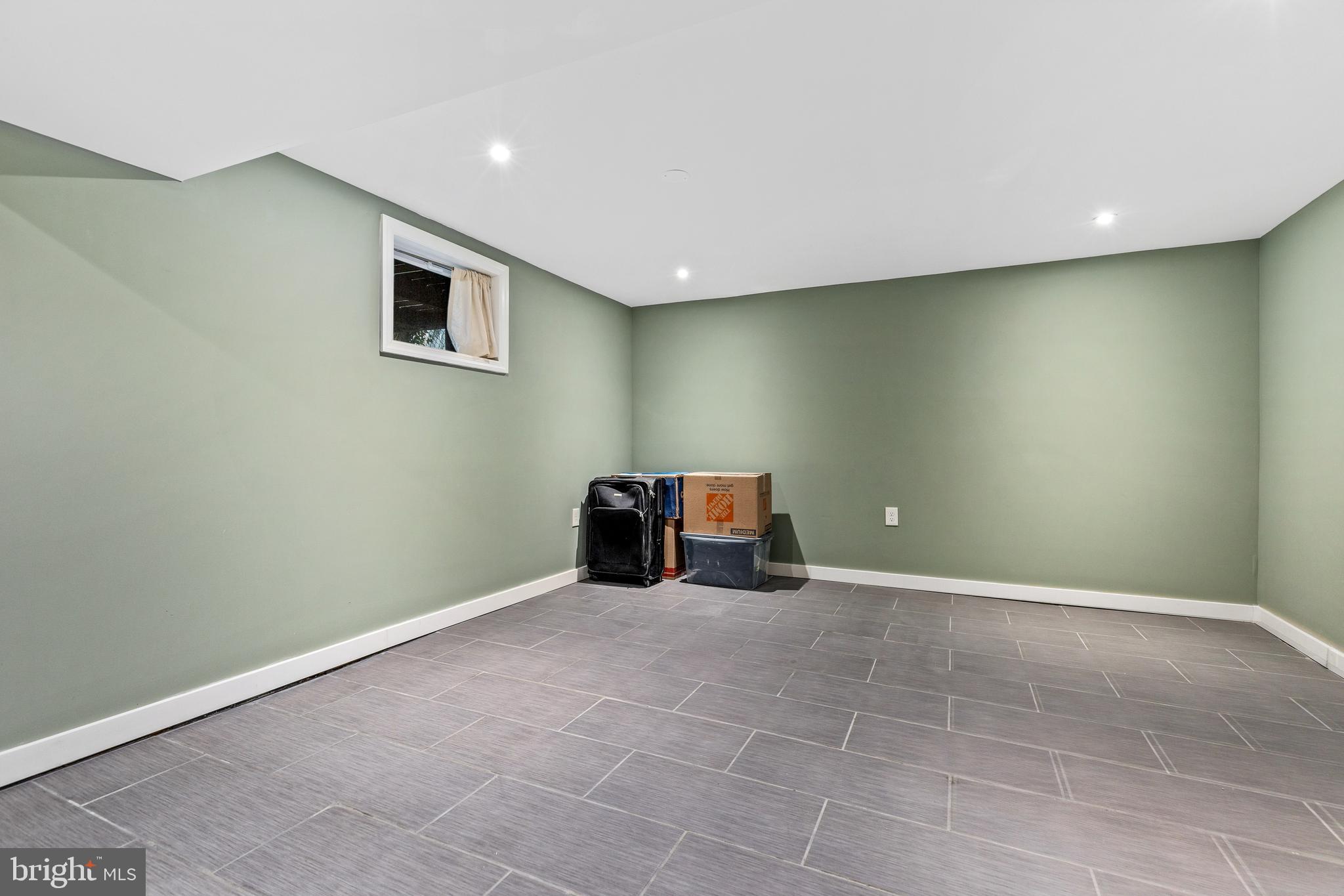 GLASSMANOR - Residential