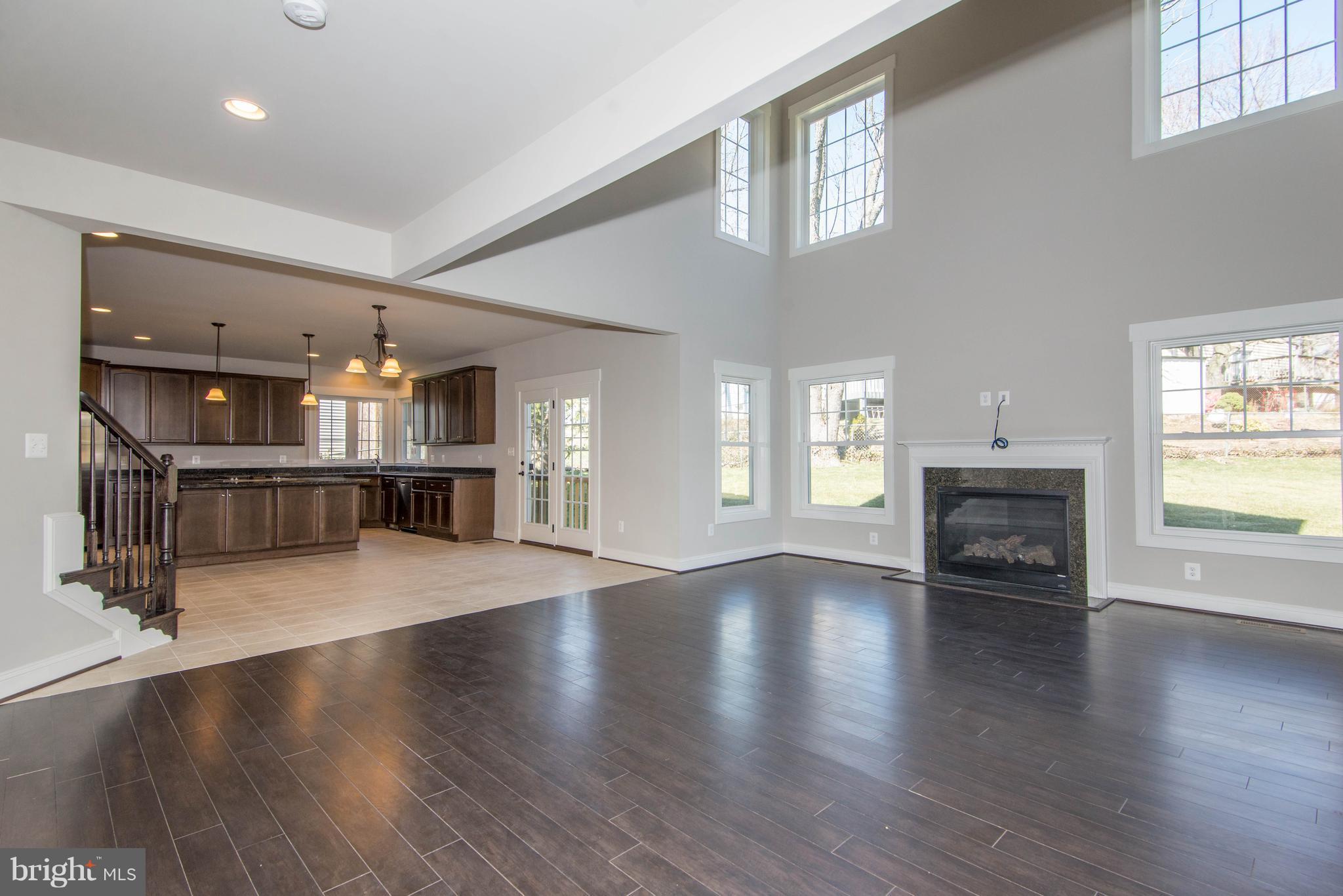 PIMMIT HILLS - Residential Lease