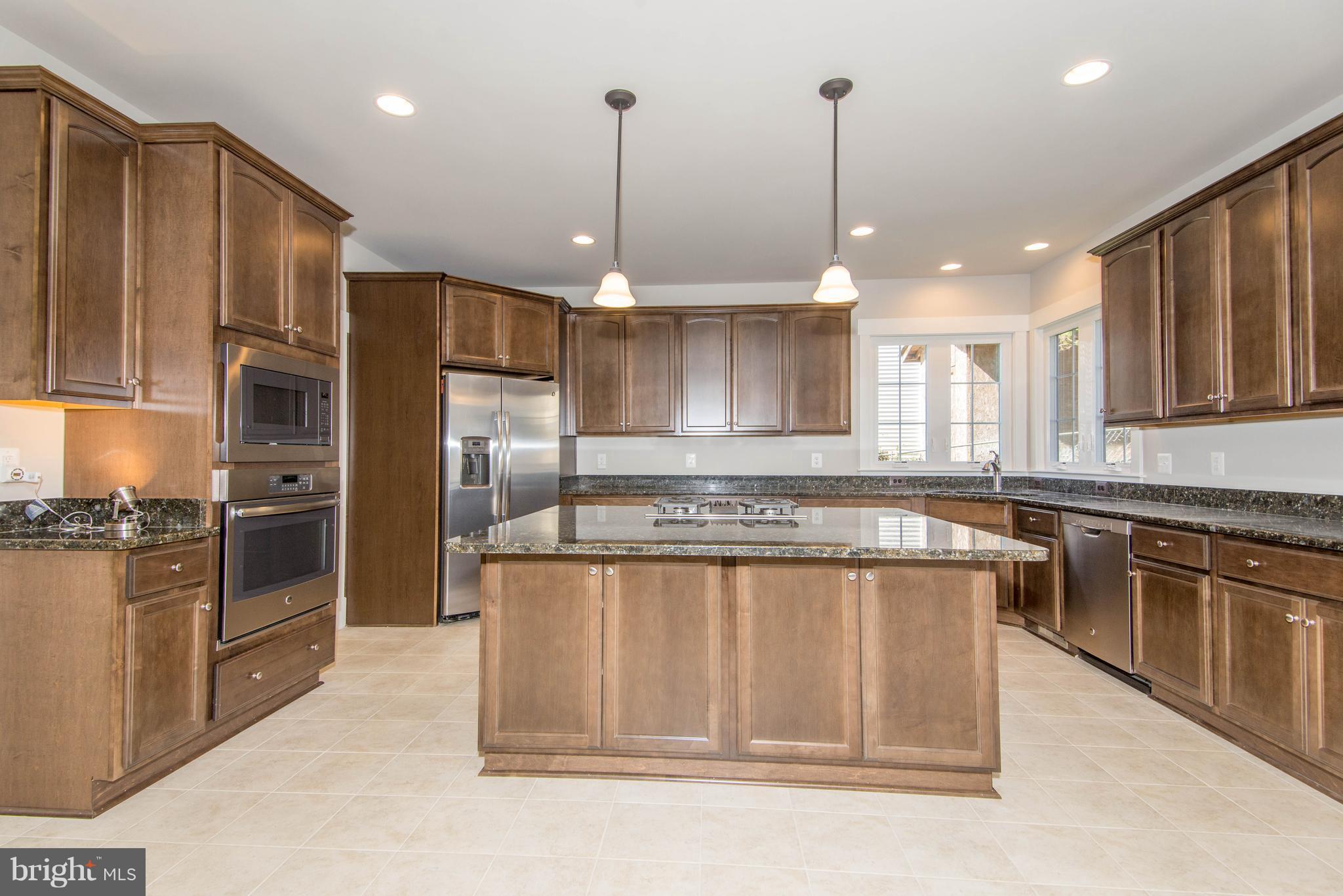 PIMMIT HILLS - Residential Lease