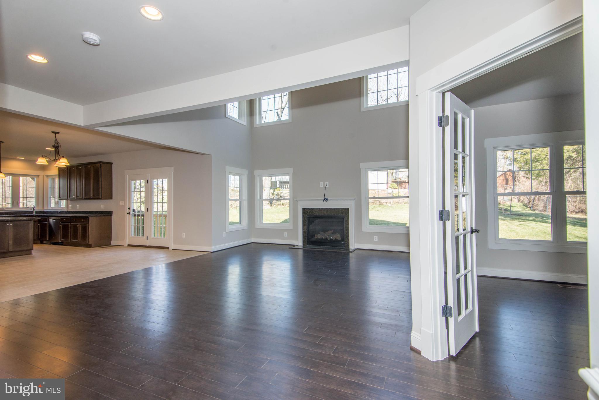 PIMMIT HILLS - Residential Lease