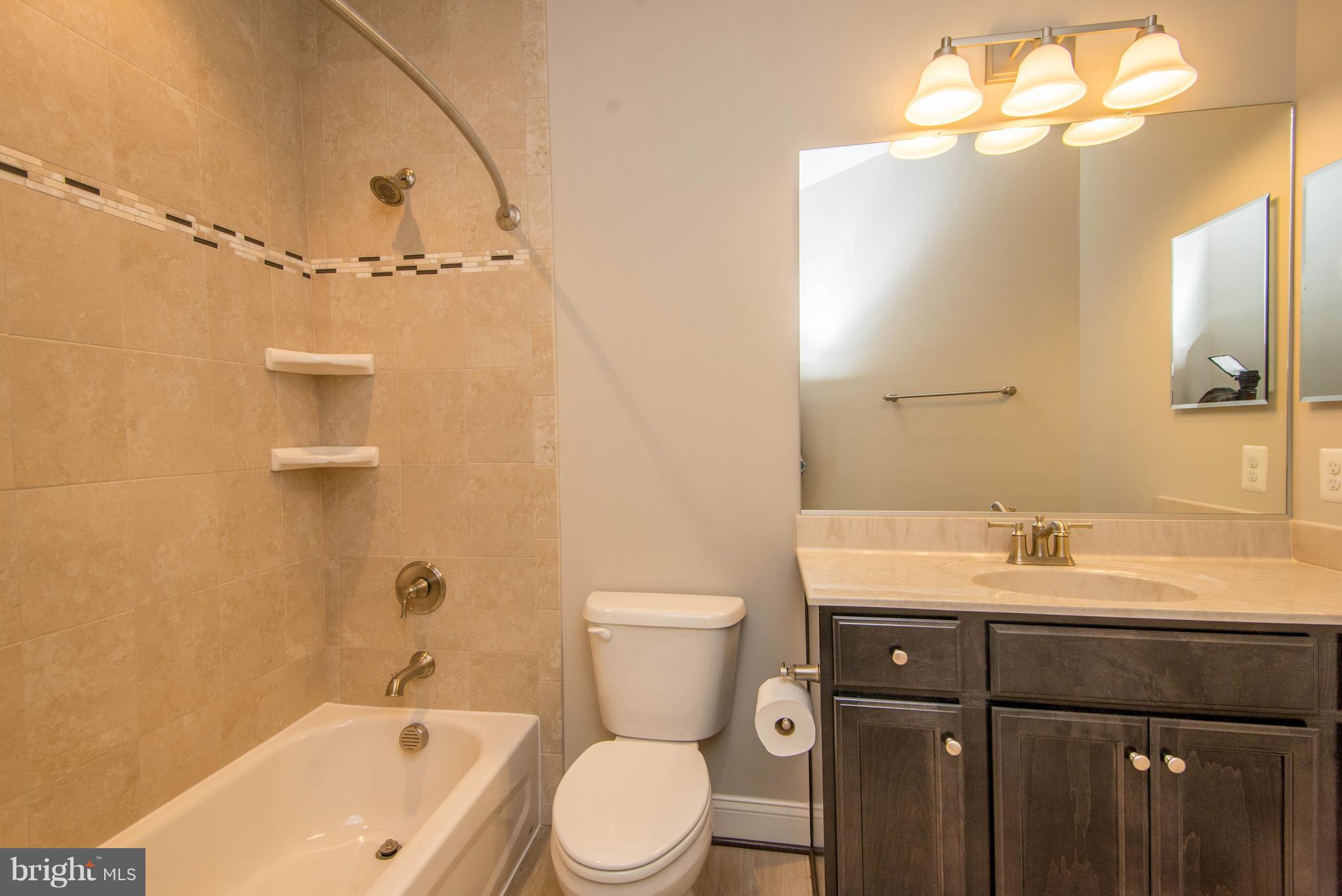 PIMMIT HILLS - Residential Lease