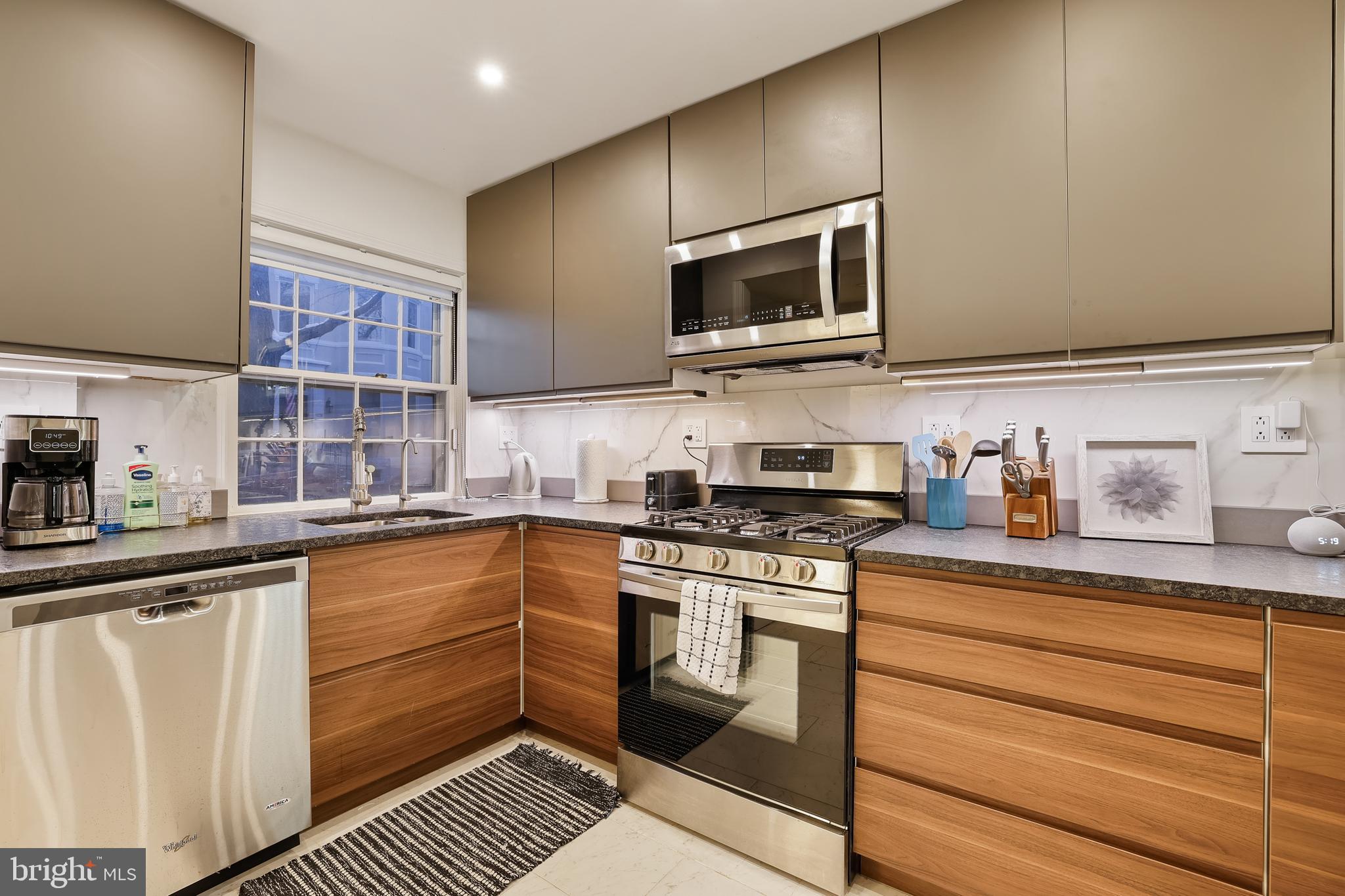 1233 POTOMAC STREET NW