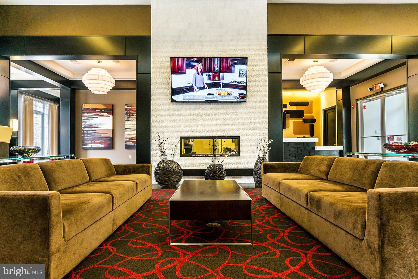 1305 CHURCHILL DOWNS WAY