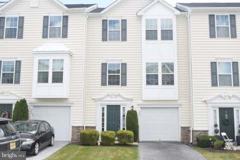 Townhouse For Rent - 226 Bardel Drive<br/> Chester County, COATESVILLE, PA 19320