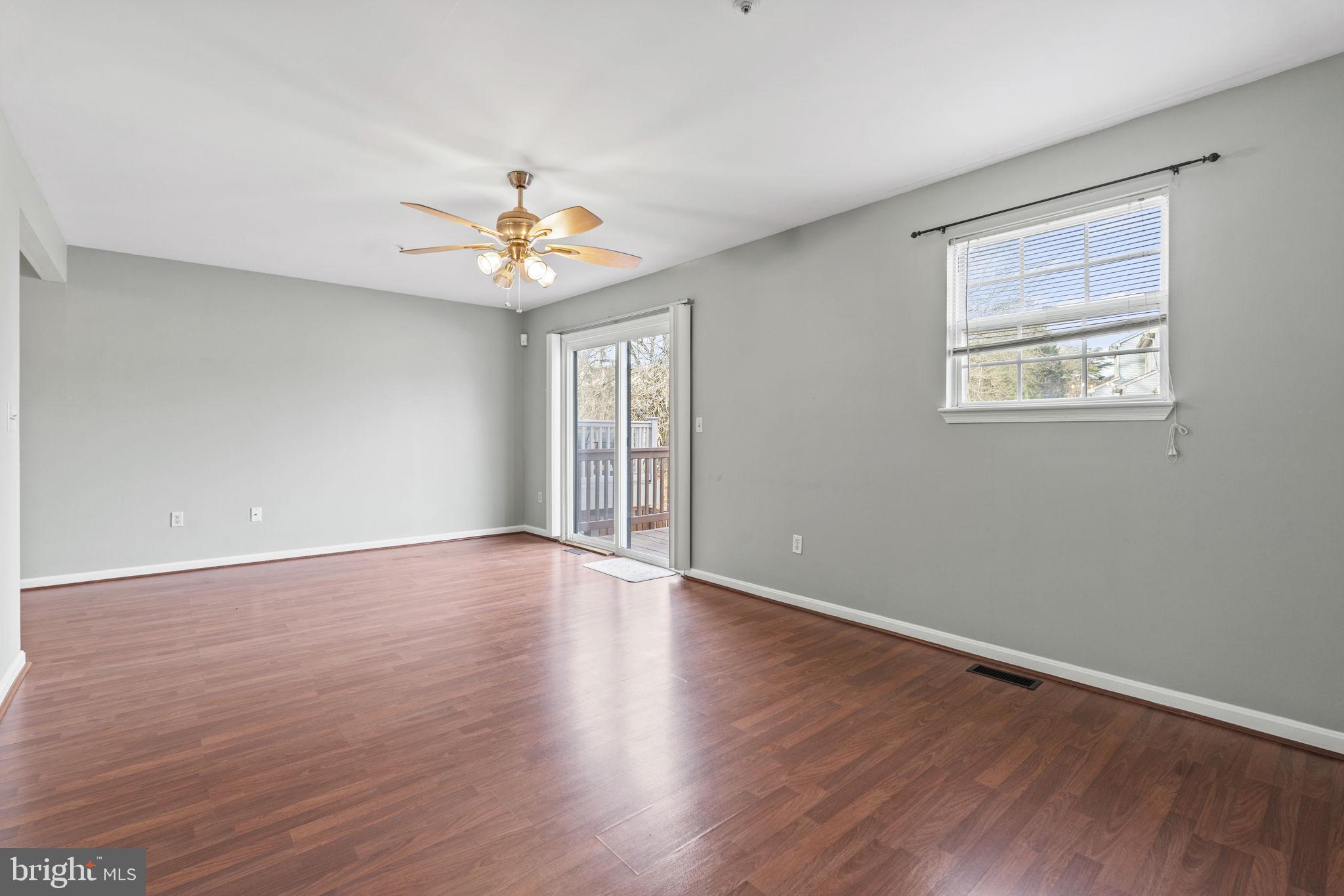 SEVEN OAKS - Residential