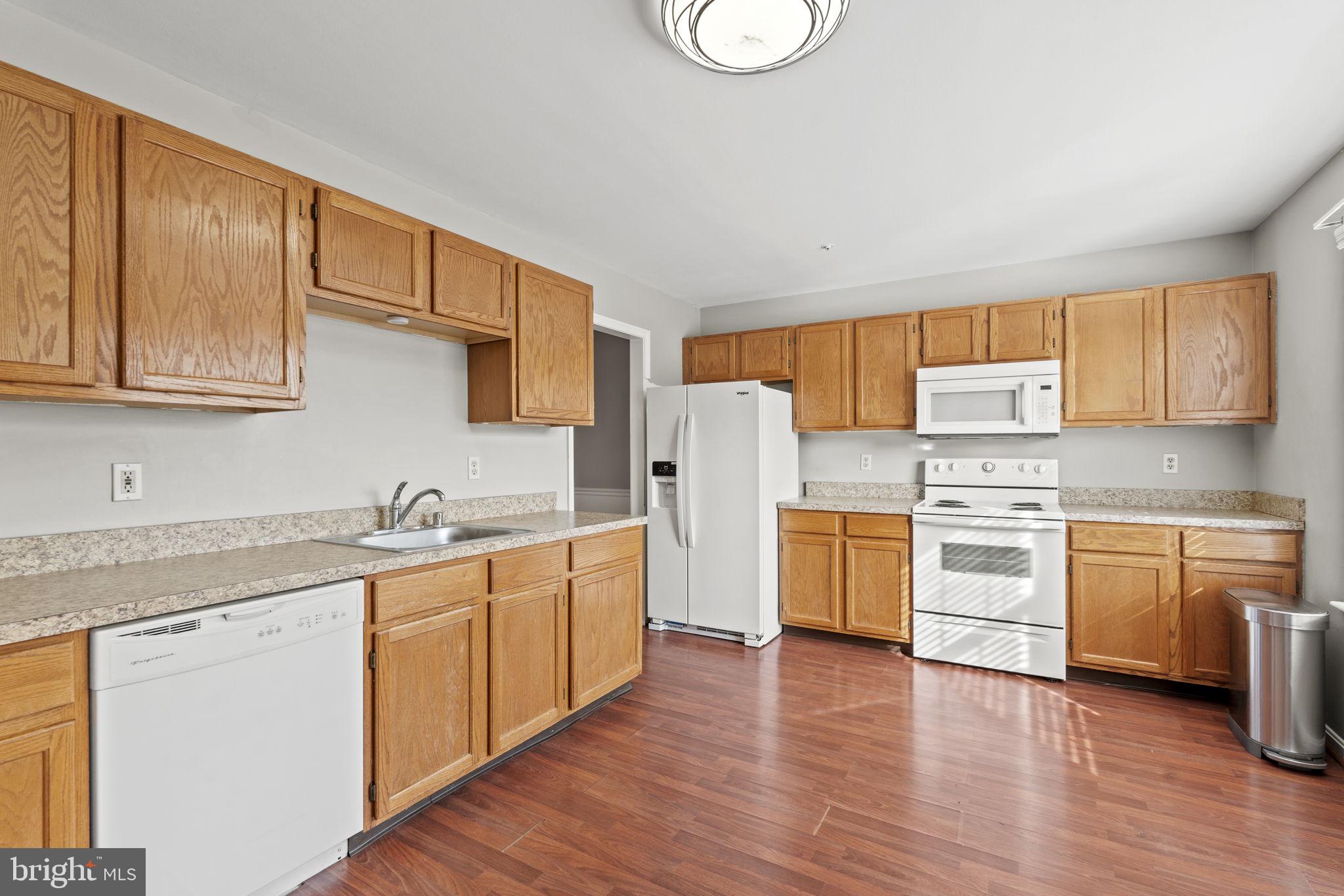 SEVEN OAKS - Residential