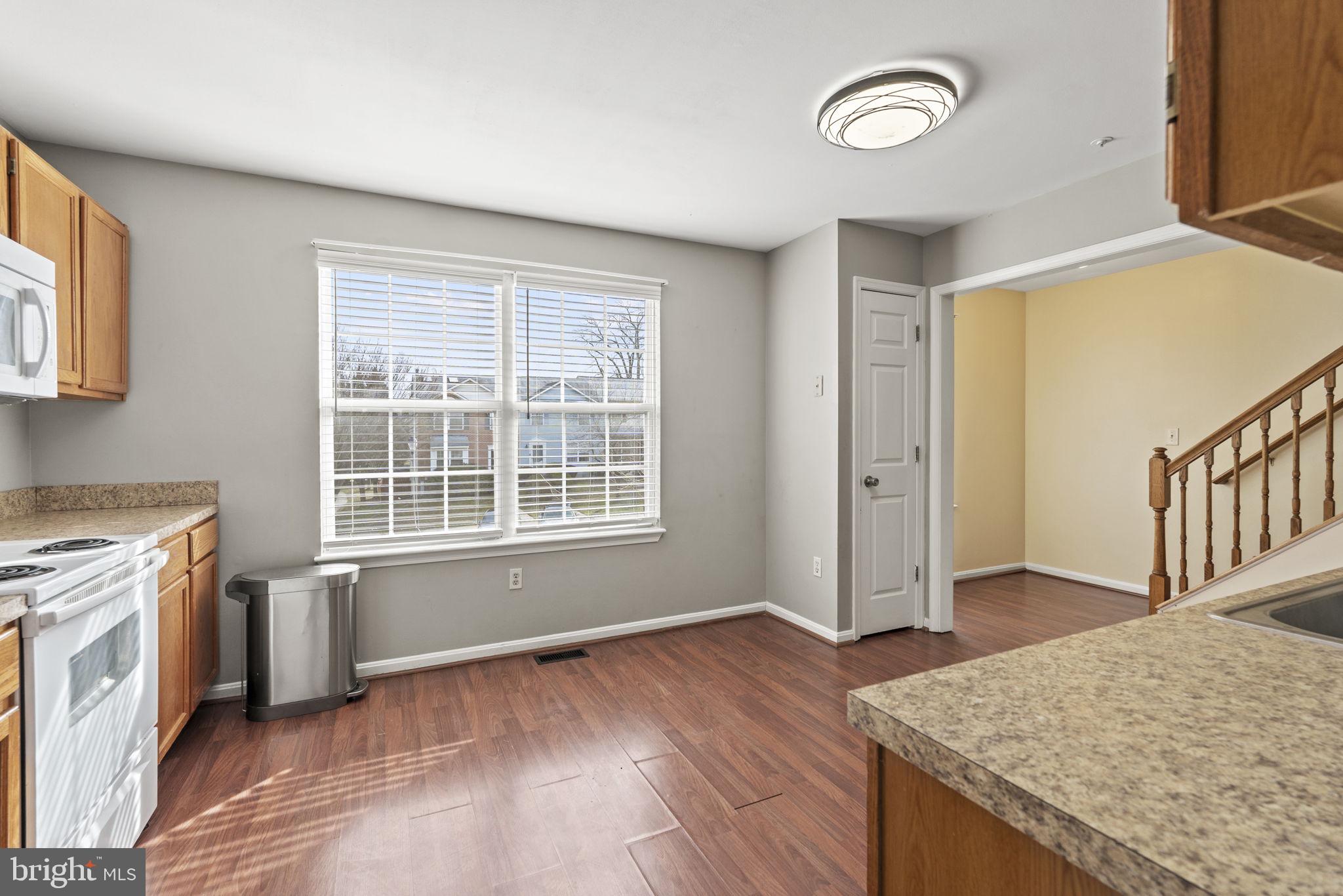 SEVEN OAKS - Residential