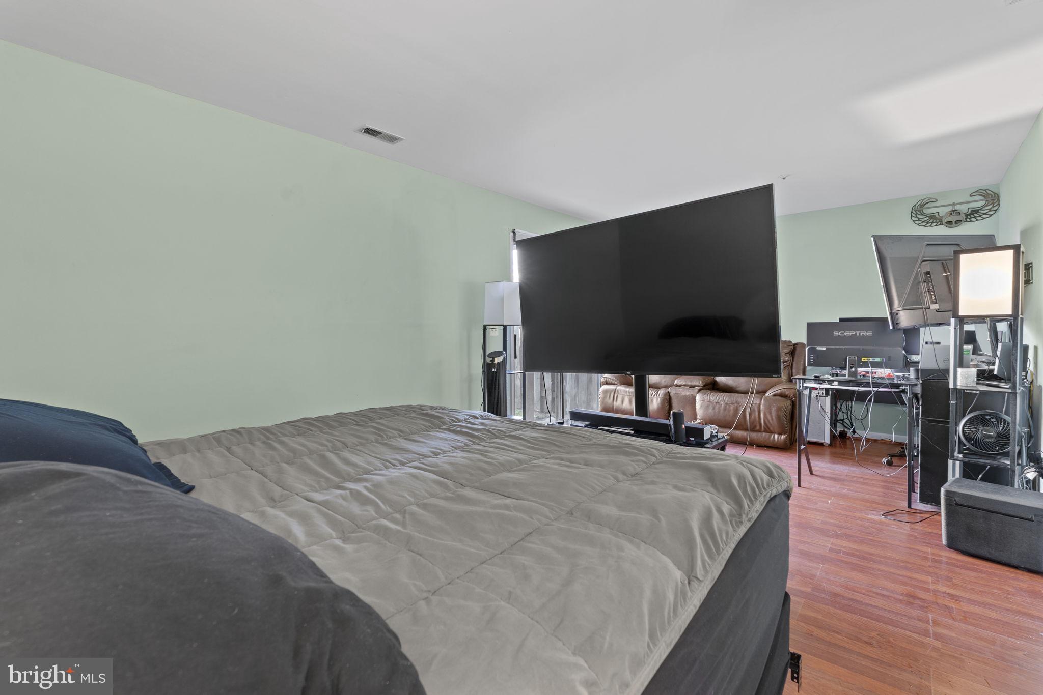 SEVEN OAKS - Residential