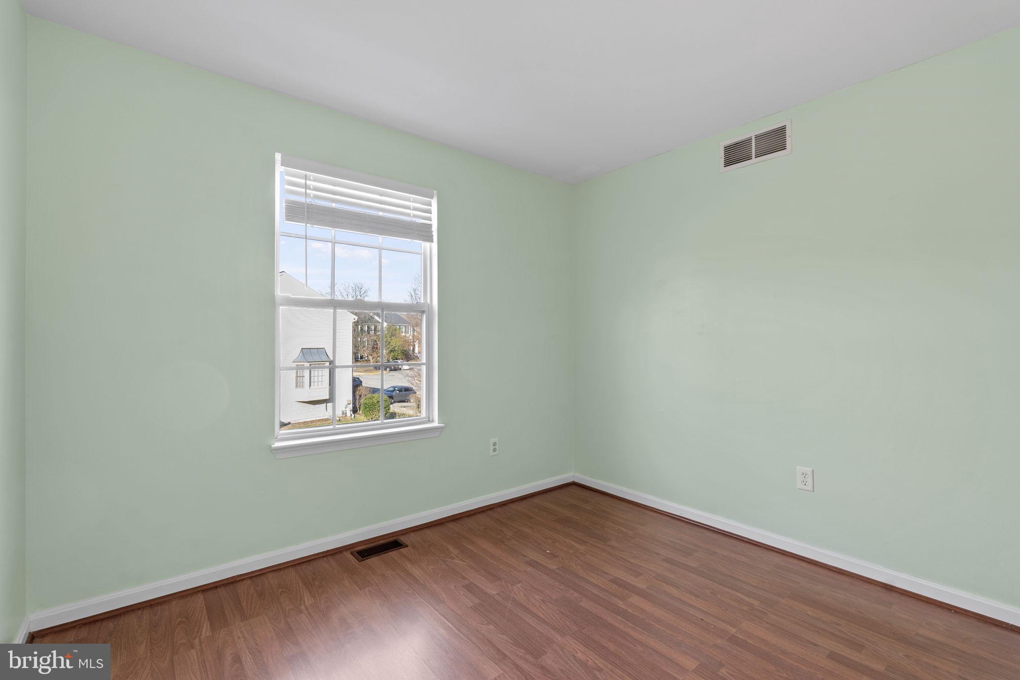 SEVEN OAKS - Residential