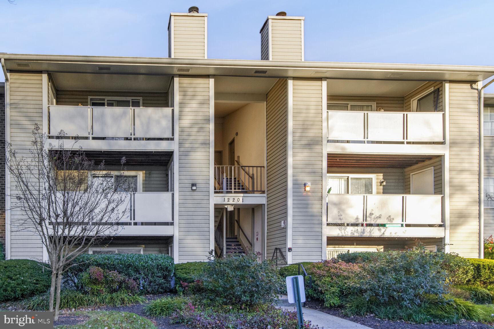 KNOLLS AT NORTH LAKE CONDOMINIUM - Residential