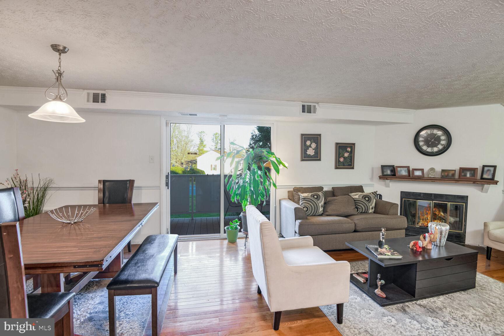 KNOLLS AT NORTH LAKE CONDOMINIUM - Residential