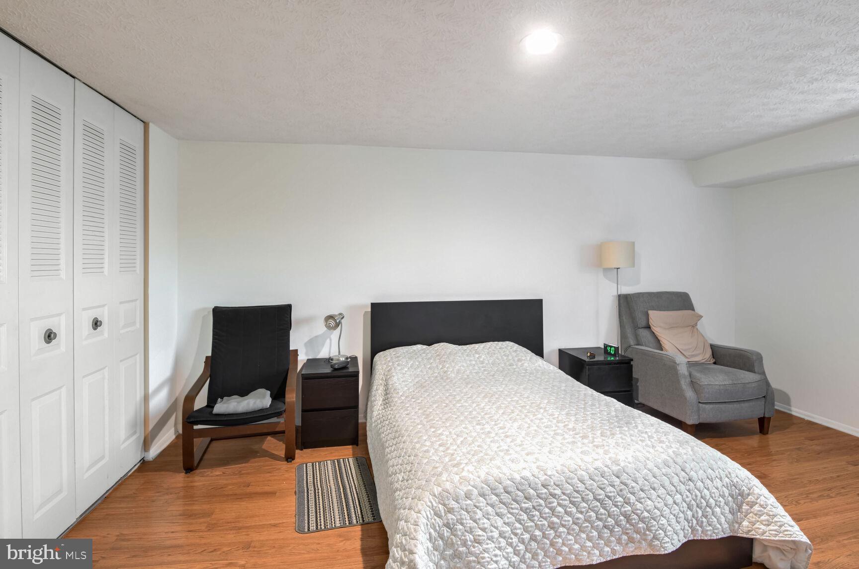 KNOLLS AT NORTH LAKE CONDOMINIUM - Residential