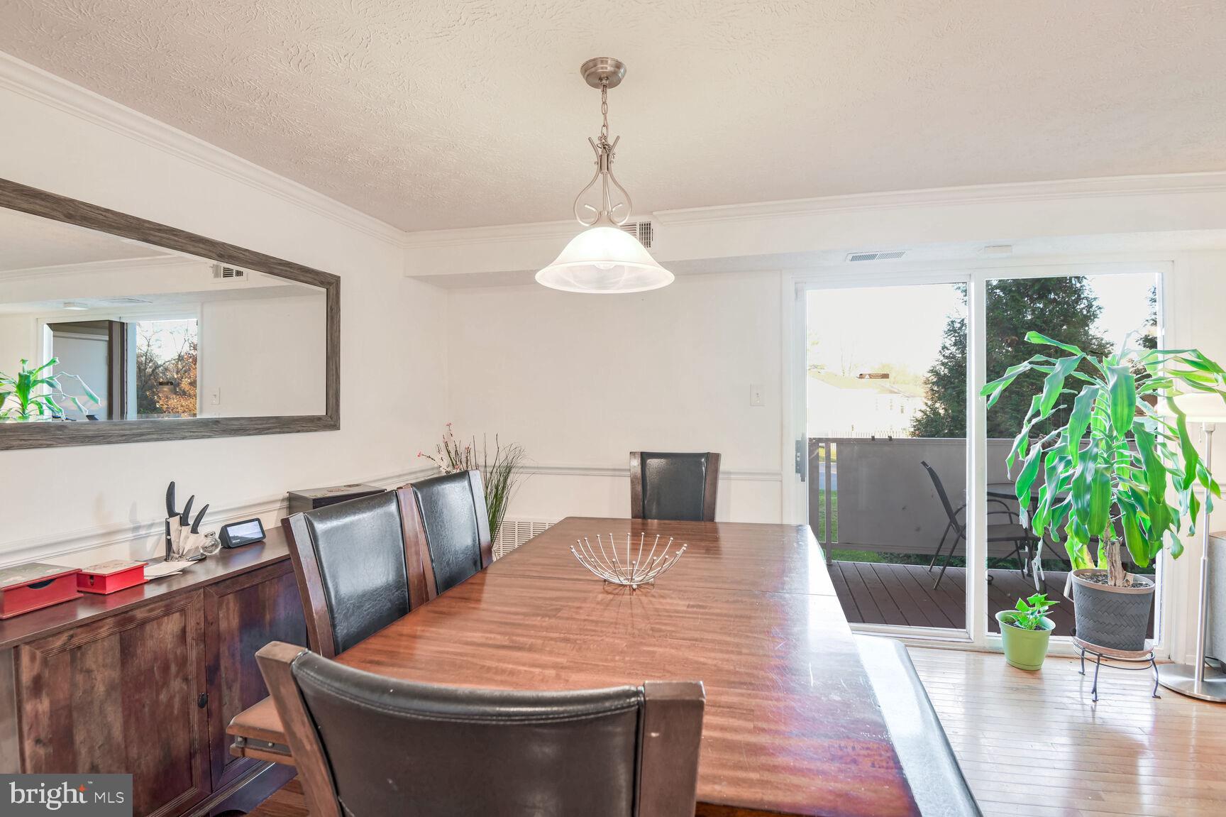 KNOLLS AT NORTH LAKE CONDOMINIUM - Residential