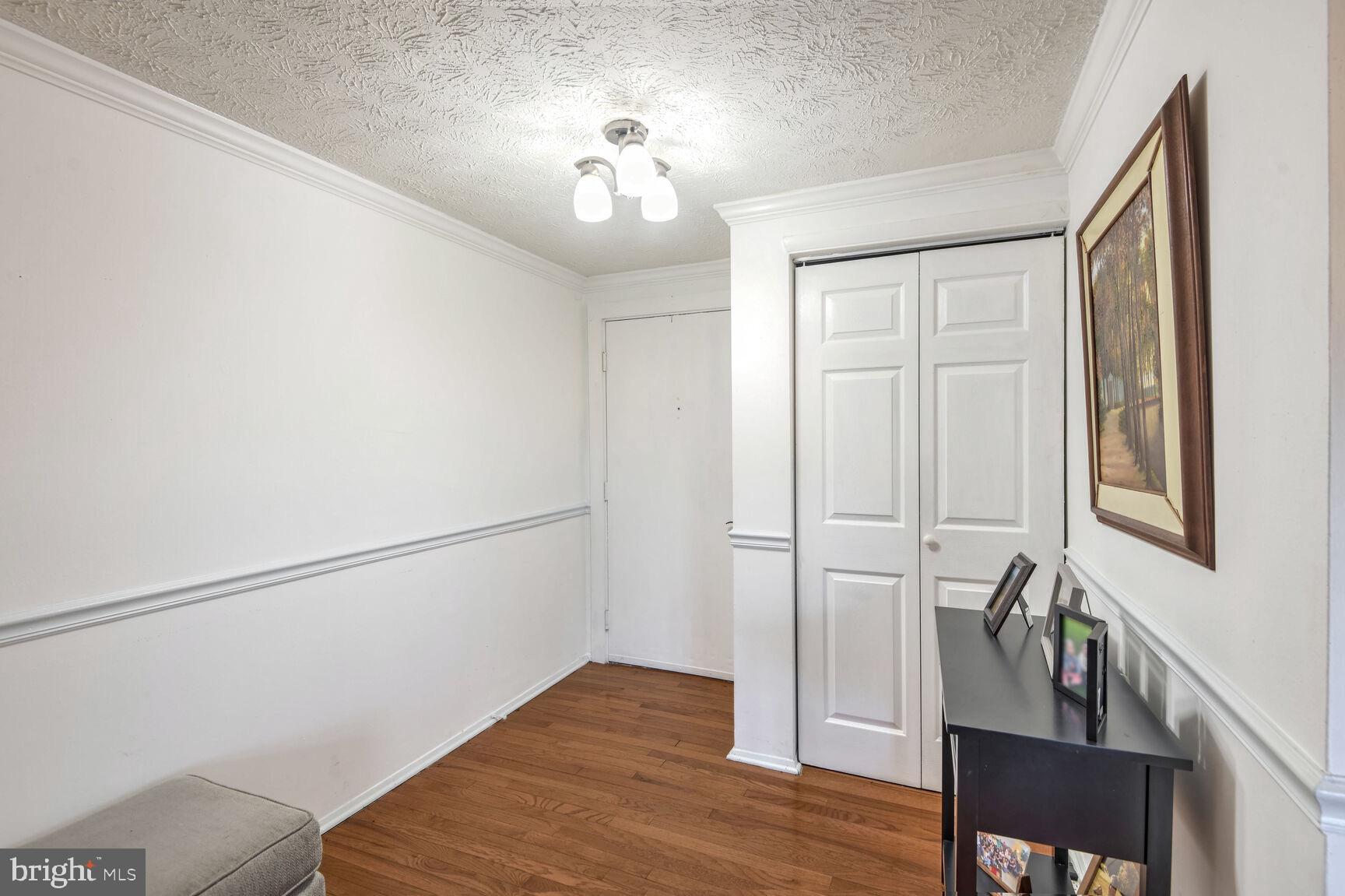 KNOLLS AT NORTH LAKE CONDOMINIUM - Residential